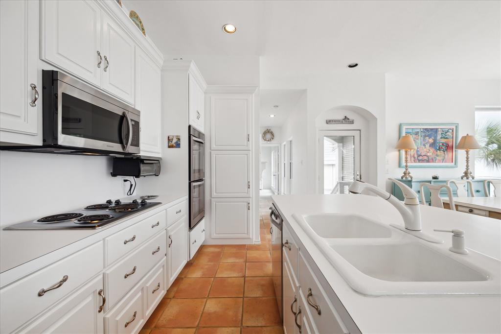4100 Sand Crab Lane, Galveston, Texas image 10