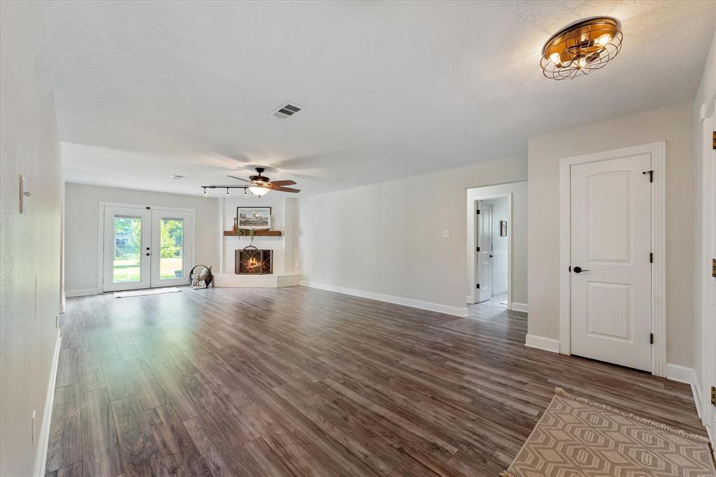 2453 Ripplewood Drive, Conroe, Texas image 12