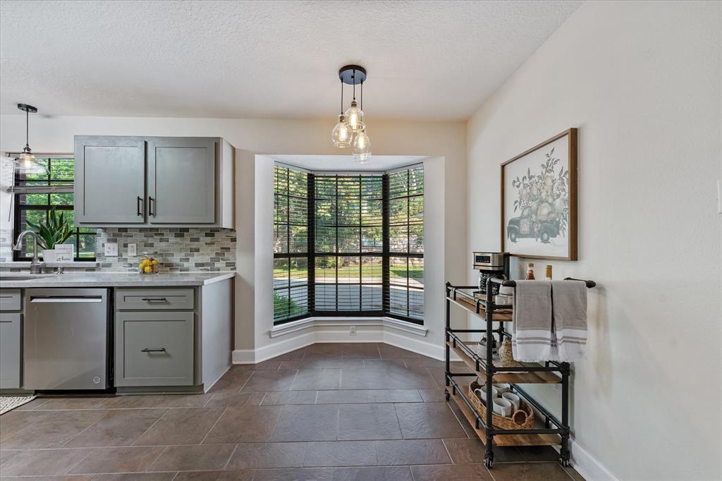 2453 Ripplewood Drive, Conroe, Texas image 22