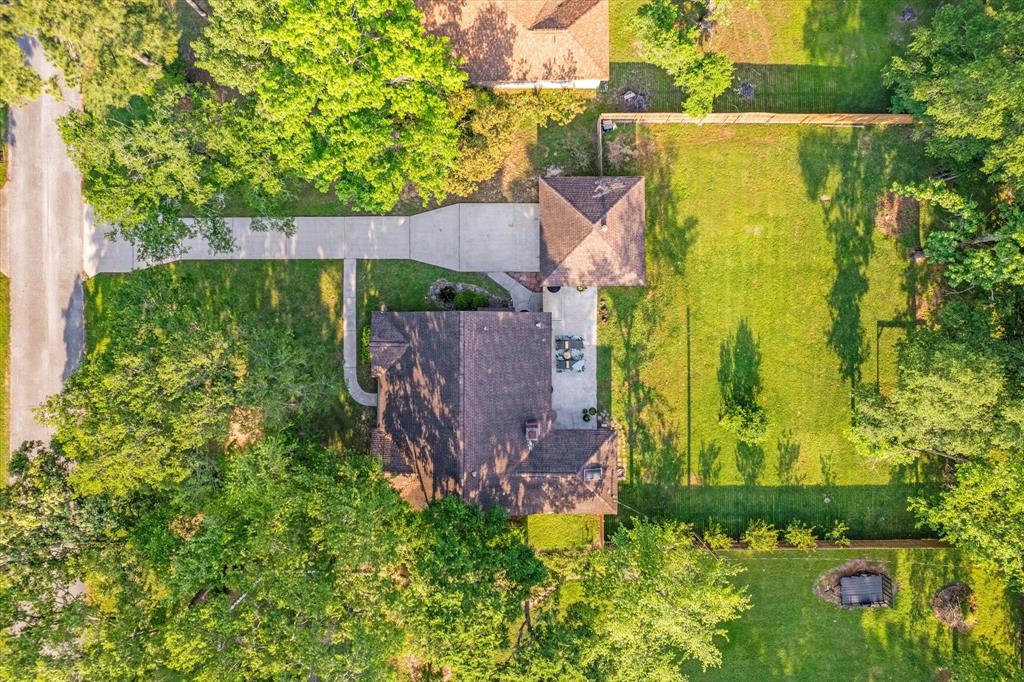2453 Ripplewood Drive, Conroe, Texas image 2