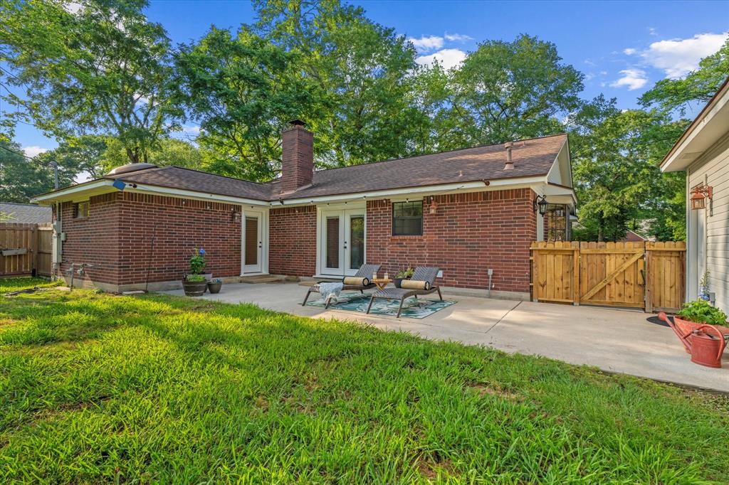 2453 Ripplewood Drive, Conroe, Texas image 39