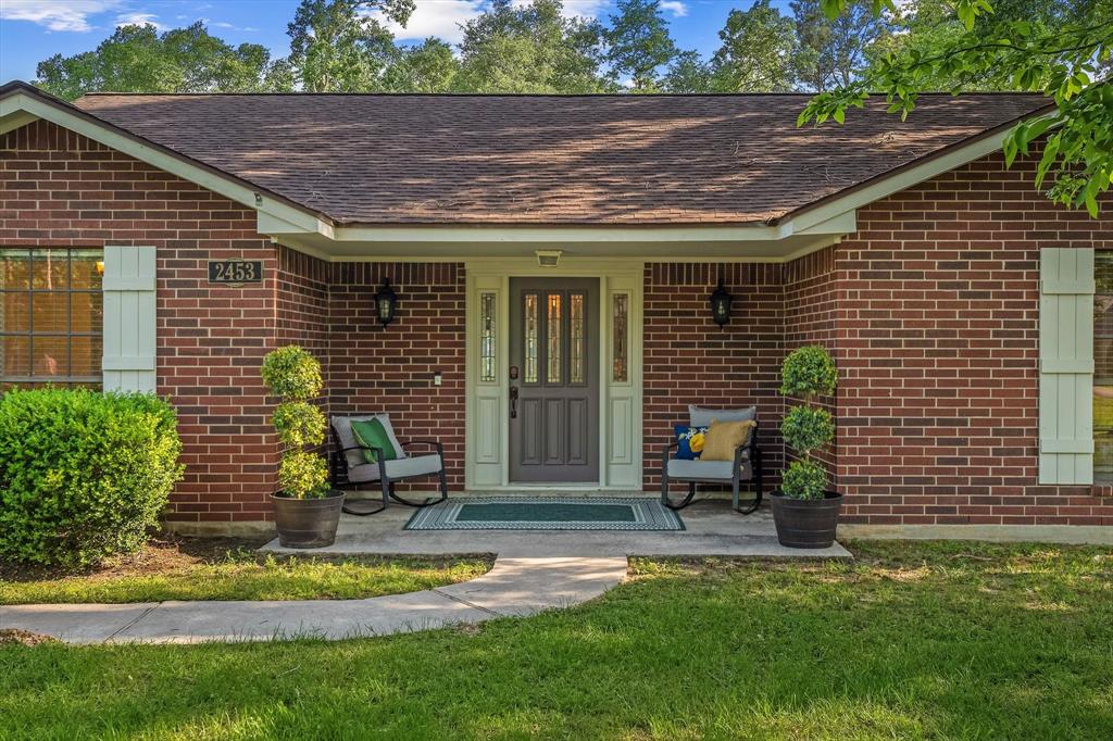 2453 Ripplewood Drive, Conroe, Texas image 10