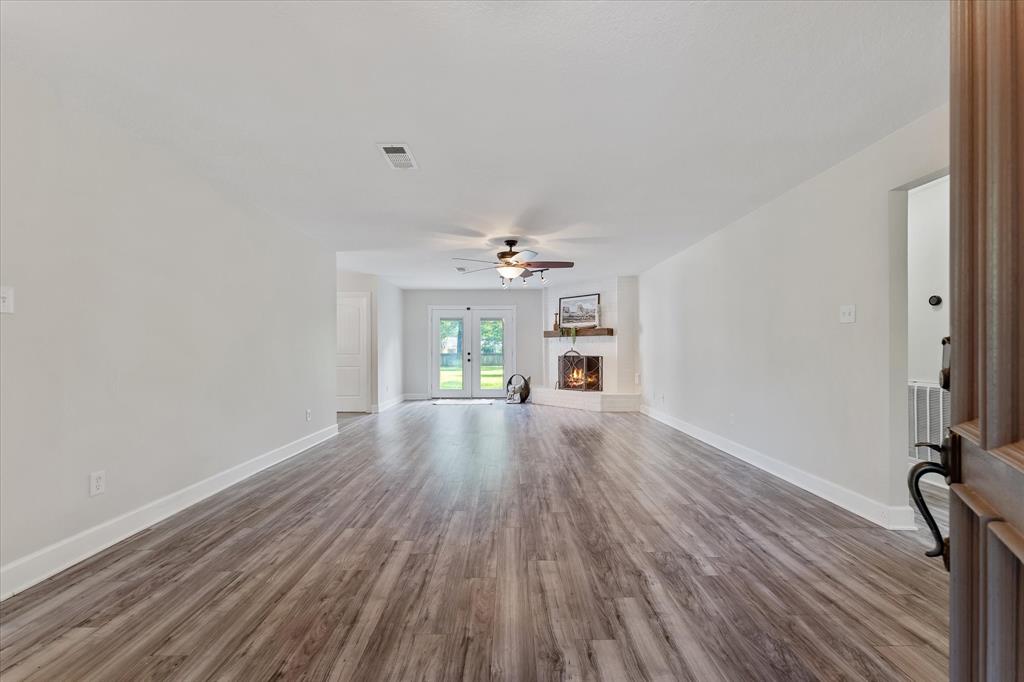 2453 Ripplewood Drive, Conroe, Texas image 11