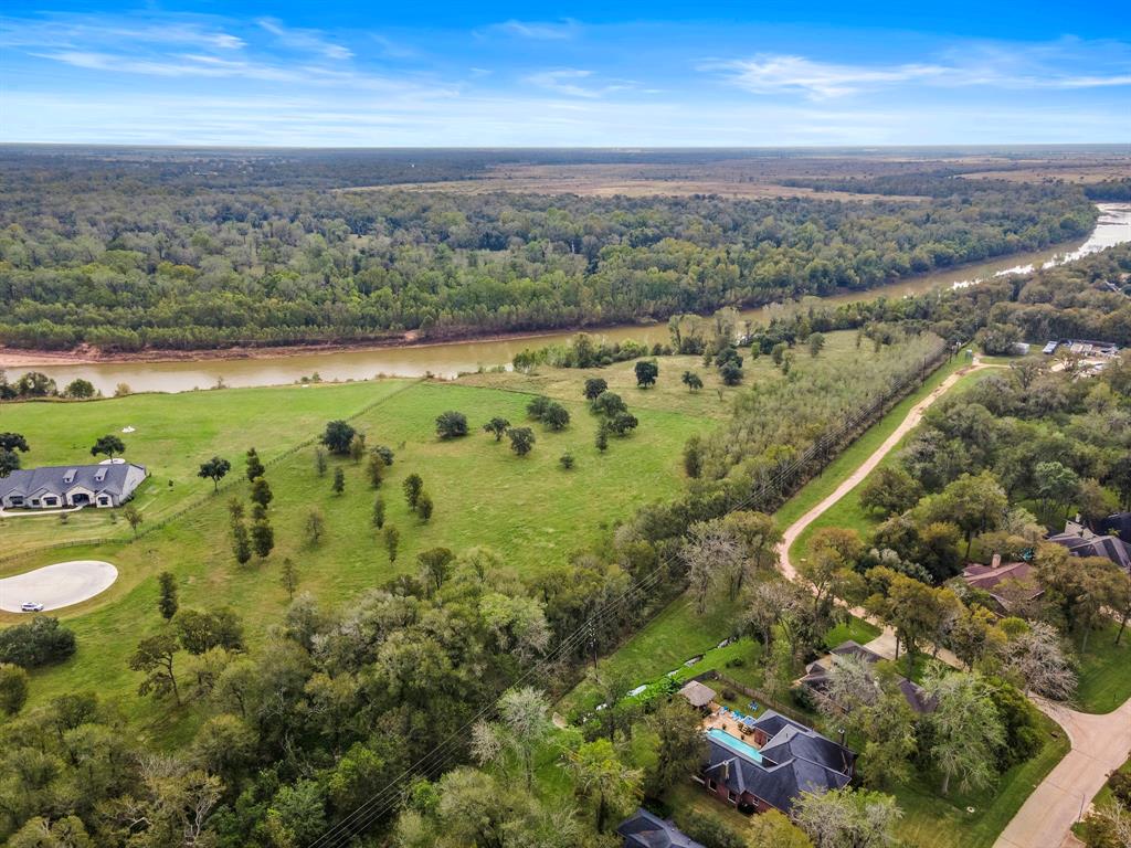 Riverbend Court, Fulshear, Texas image 4