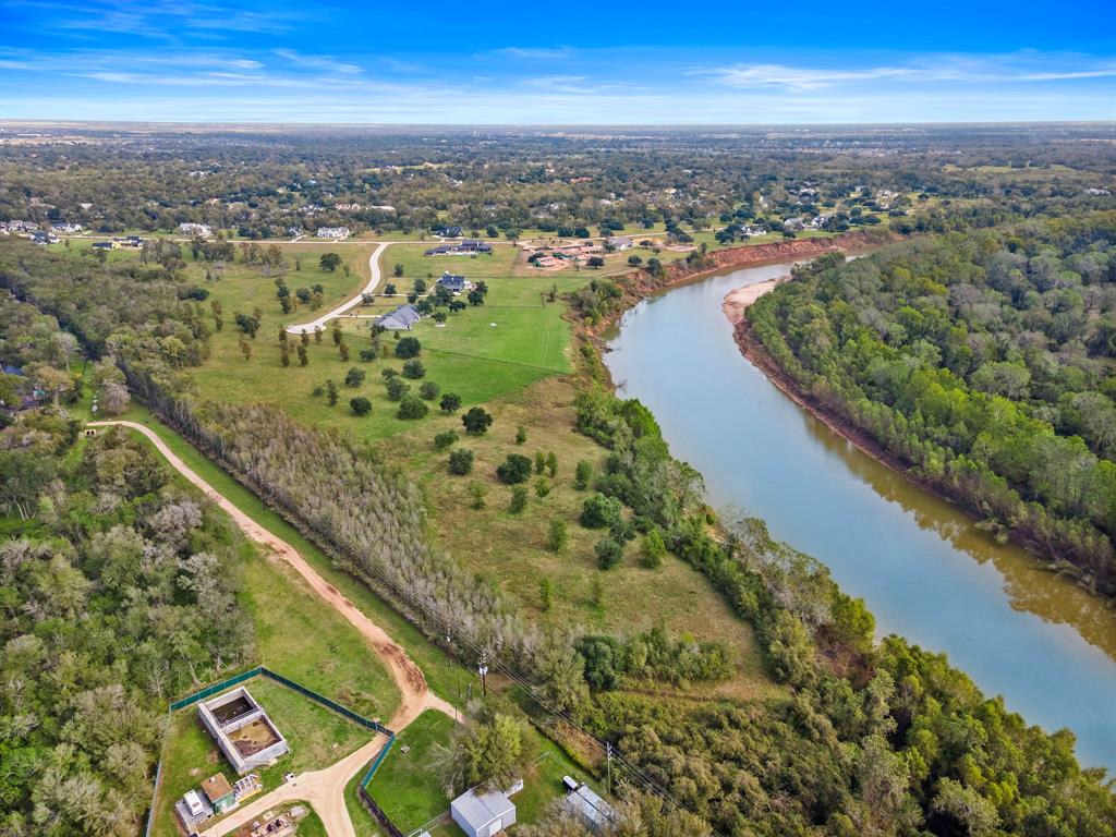 Riverbend Court, Fulshear, Texas image 7