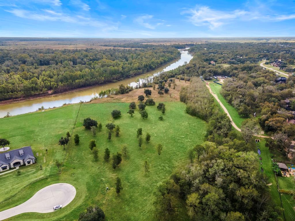 Riverbend Court, Fulshear, Texas image 2