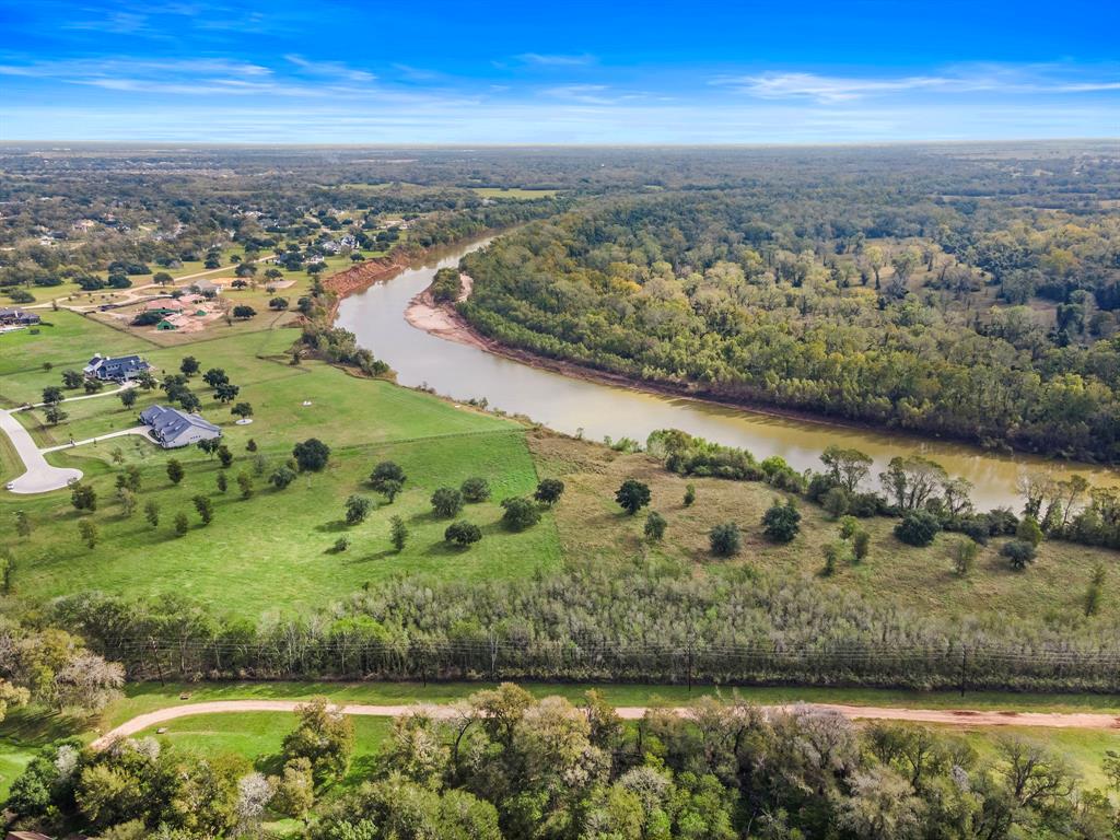 Riverbend Court, Fulshear, Texas image 8