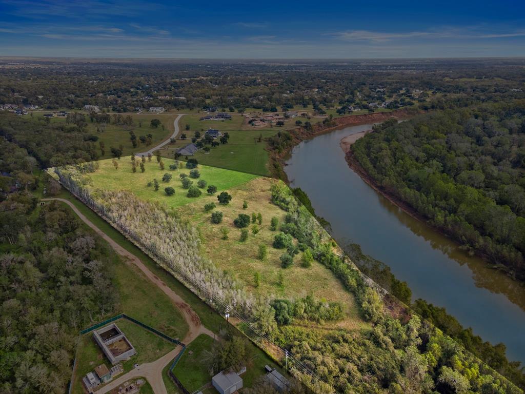 Riverbend Court, Fulshear, Texas image 6