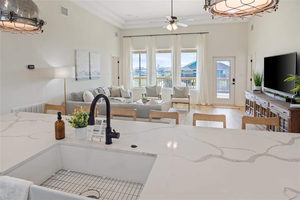 960 S Sage Road, Crystal Beach, Texas image 11