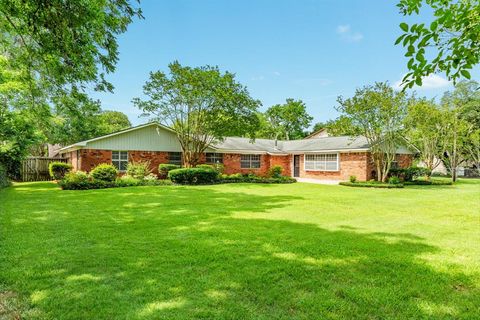 A home in Lake Jackson