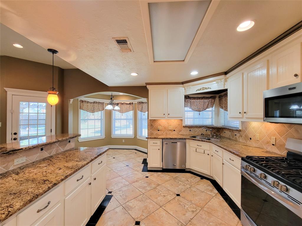 719 Partridge Lane, Eagle Lake, Texas image 4
