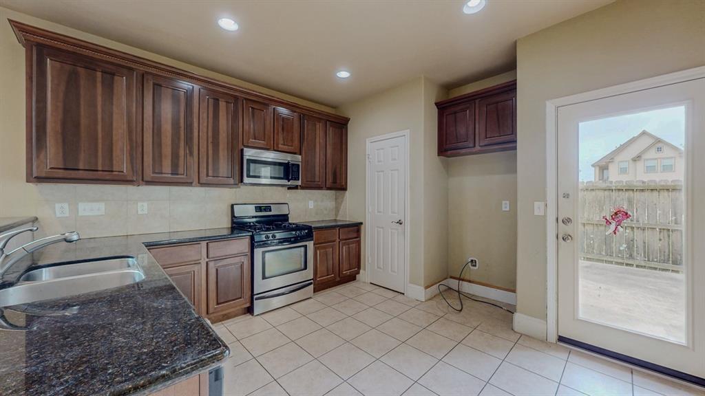 2635 Quiet Corral Lane, Port Arthur, Texas image 10