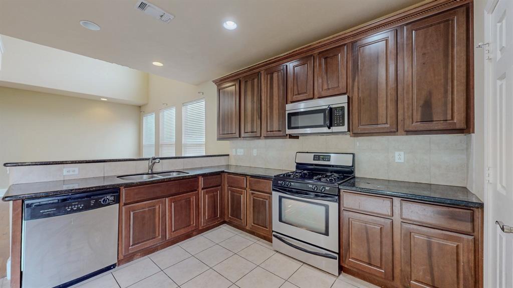 2635 Quiet Corral Lane, Port Arthur, Texas image 9