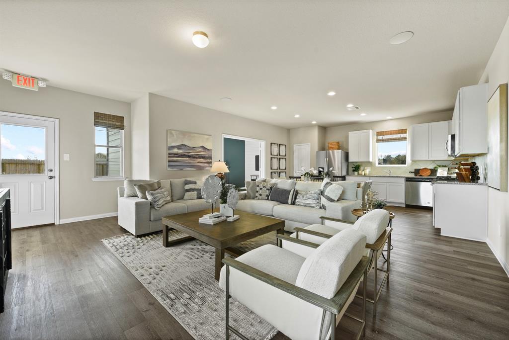 3010 Nickell Back Drive, Conroe, Texas image 4