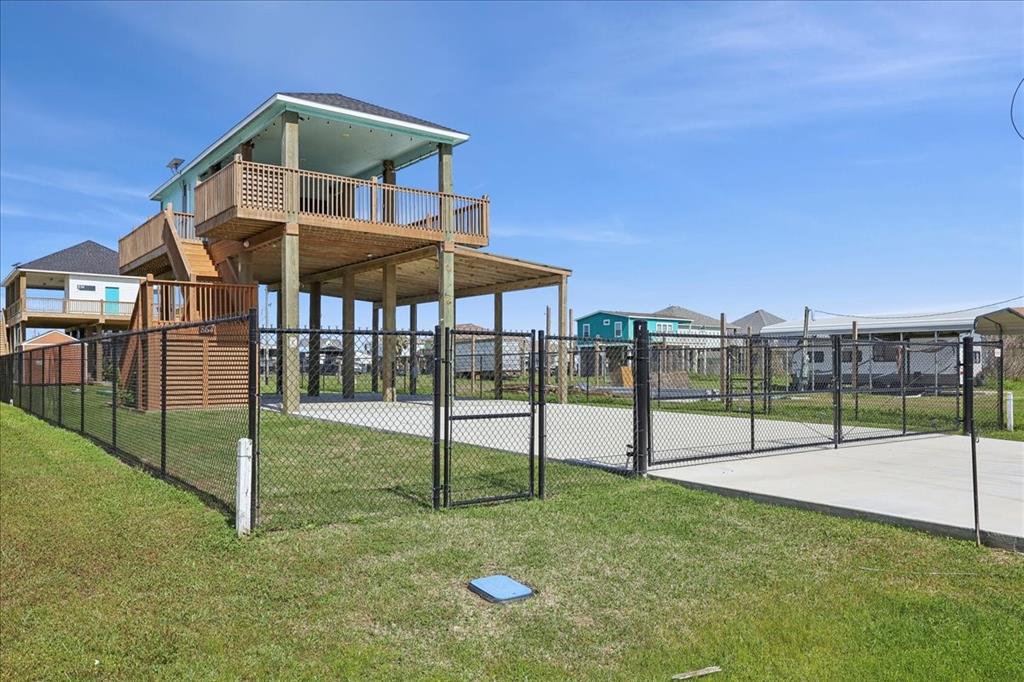 864 S Sage Road, Crystal Beach, Texas image 2