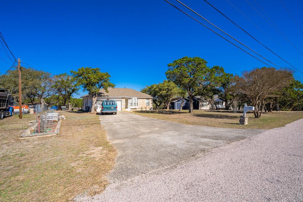 133 Sun Haven Drive, Kerrville, Texas image 2