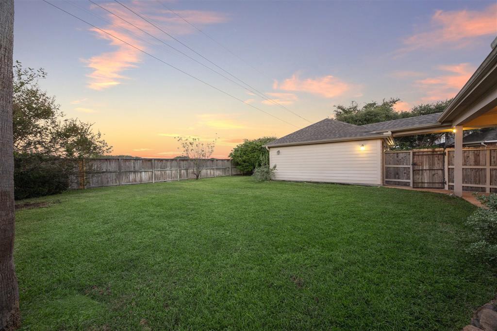 3031 Barton Drive, Pearland, Texas image 30