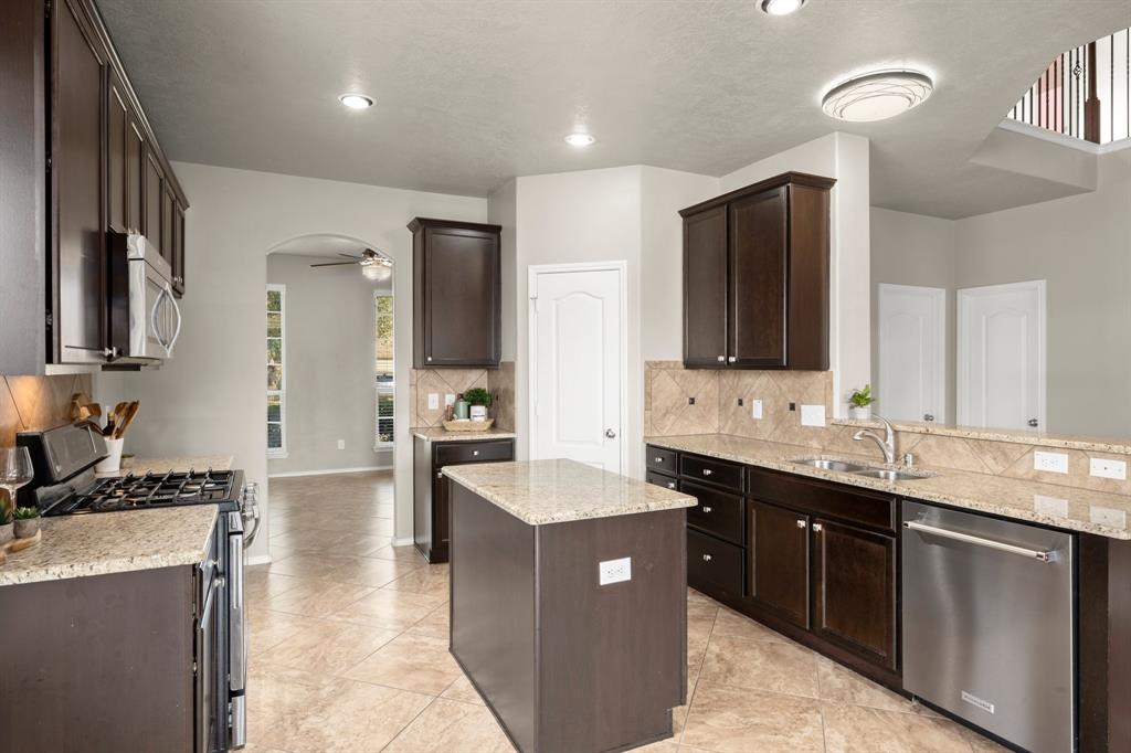 20231 Galena Falls Drive, Tomball, Texas image 11