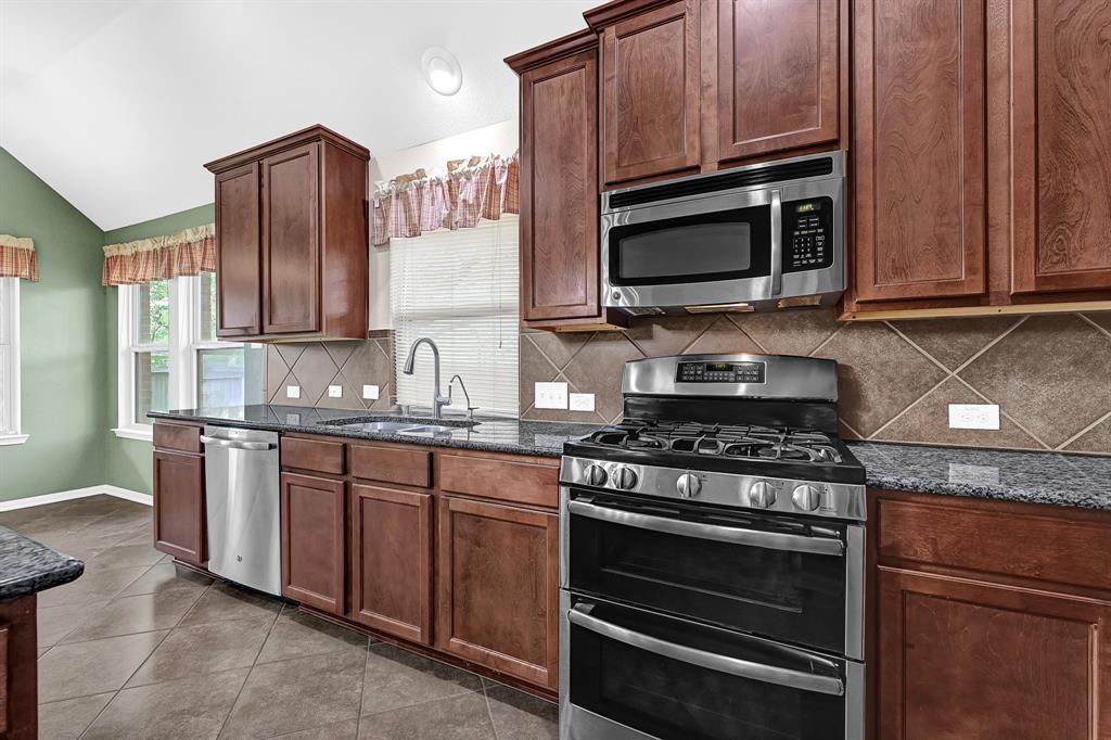 2407 London Mills Court, Katy, Texas image 11