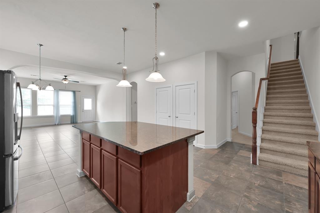 16819 Apple River Drive, Cypress, Texas image 8