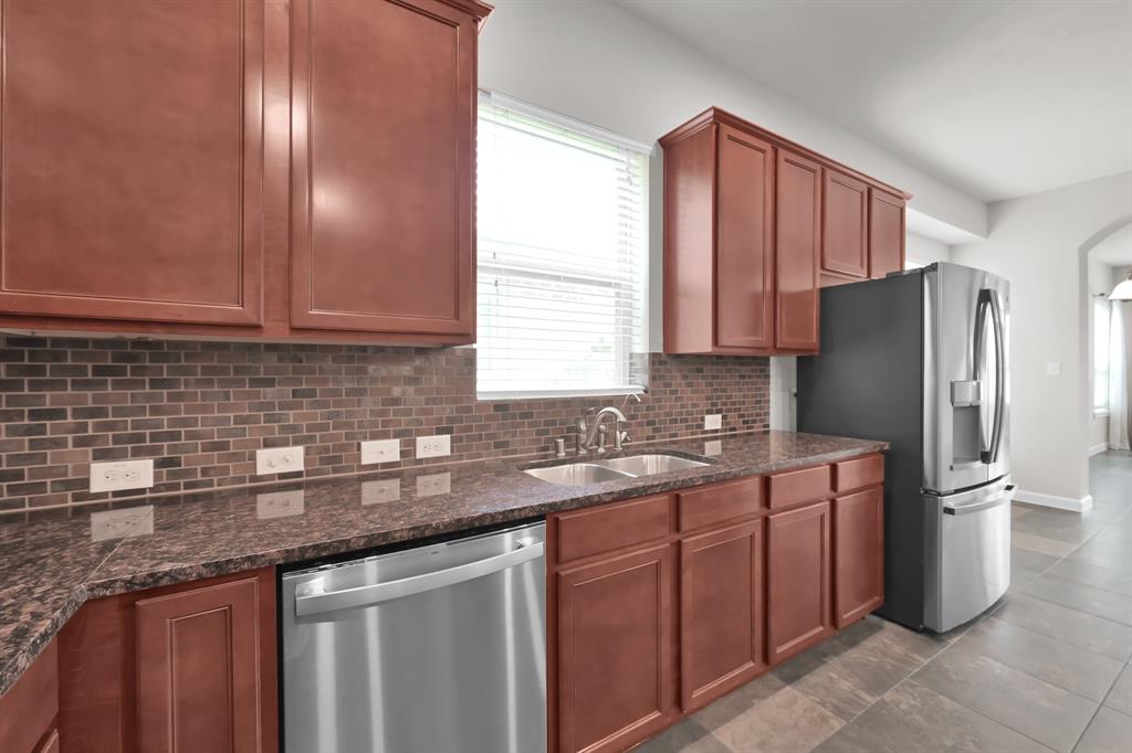 16819 Apple River Drive, Cypress, Texas image 7