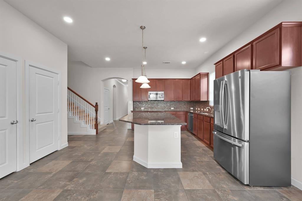 16819 Apple River Drive, Cypress, Texas image 9