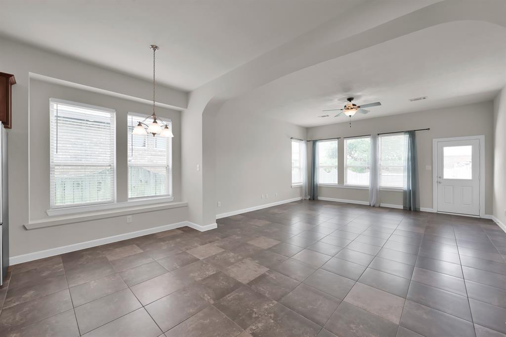 16819 Apple River Drive, Cypress, Texas image 10