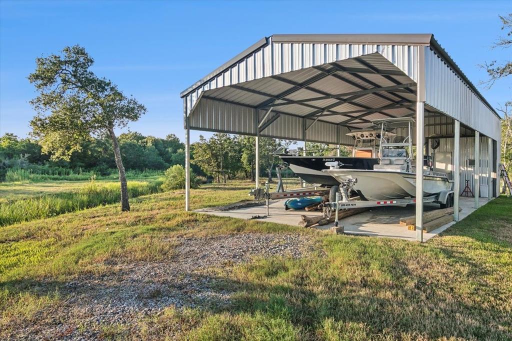 101 Oyster Street, Anahuac, Texas image 8