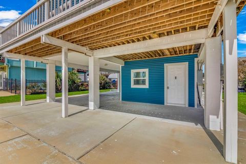 A home in Bayou Vista