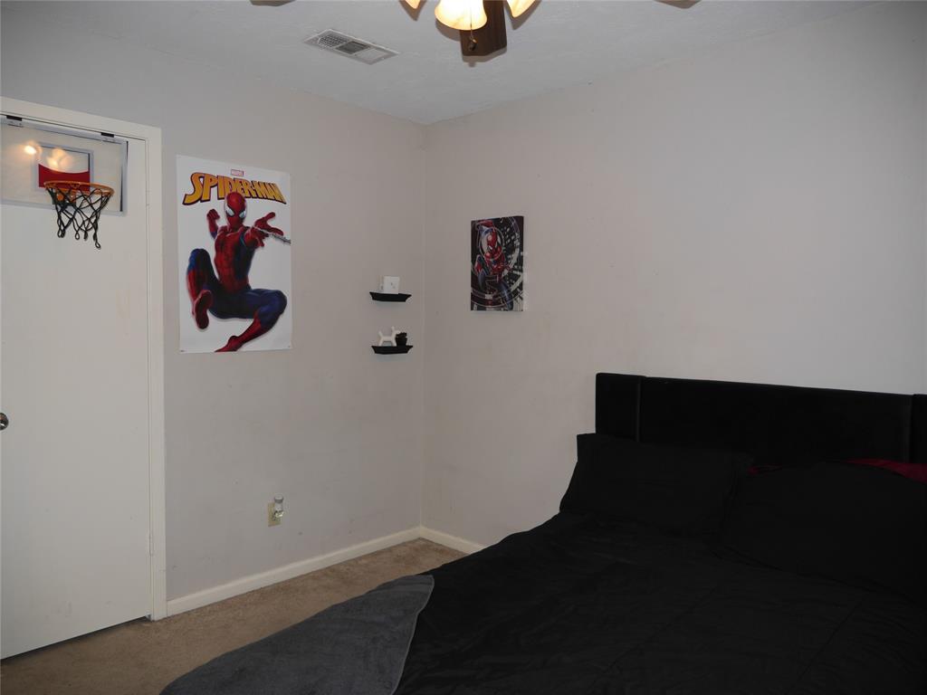 2226 Squire Dobbins Drive, Sugar Land, Texas image 10