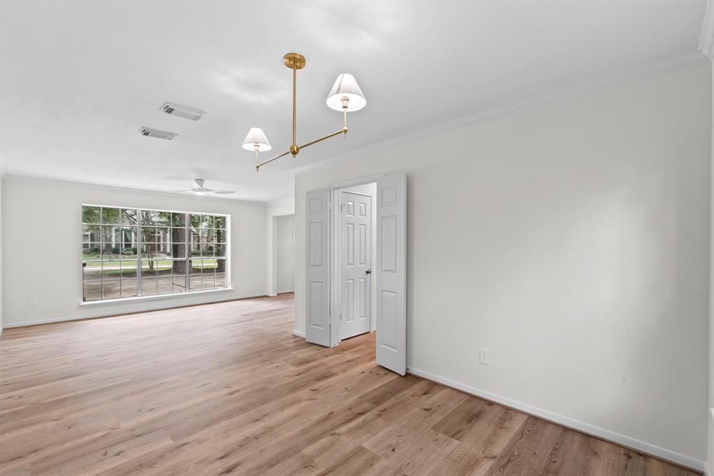 150 Rushwing Place, The Woodlands, Texas image 5