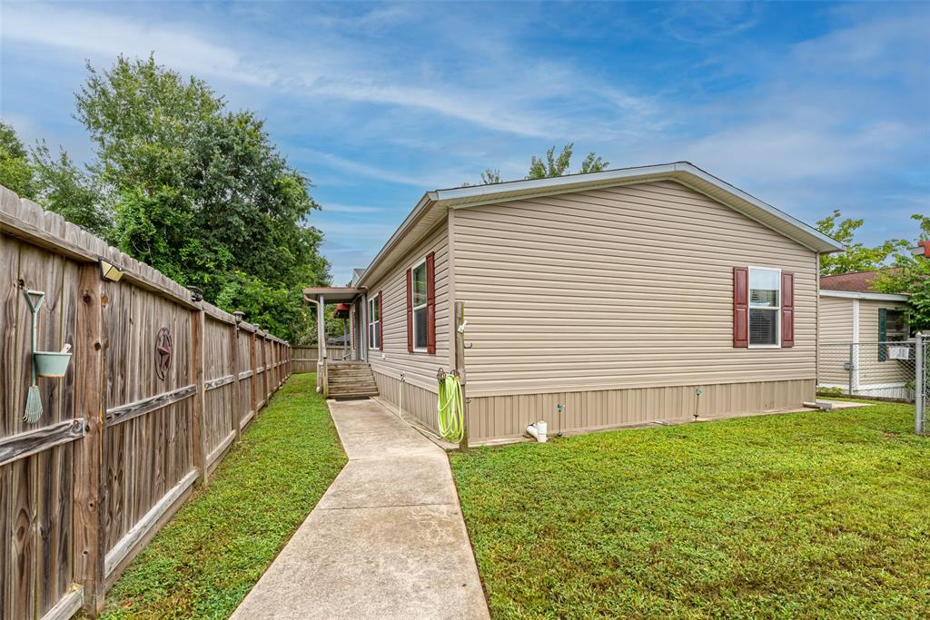 14273 Shadow Bay Drive, Willis, Texas image 6