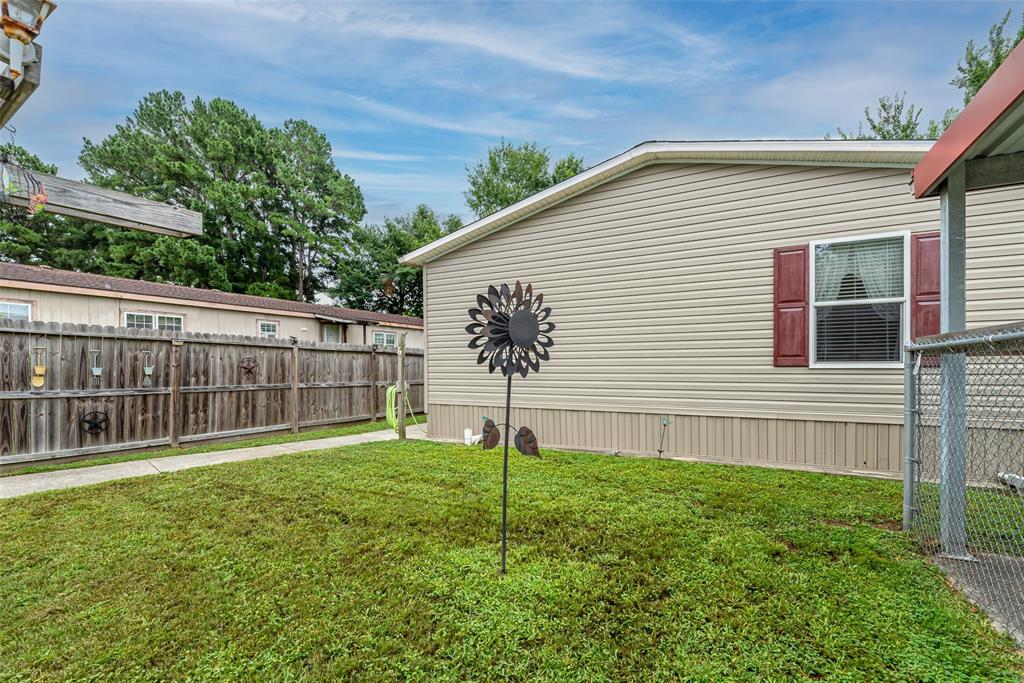 14273 Shadow Bay Drive, Willis, Texas image 1