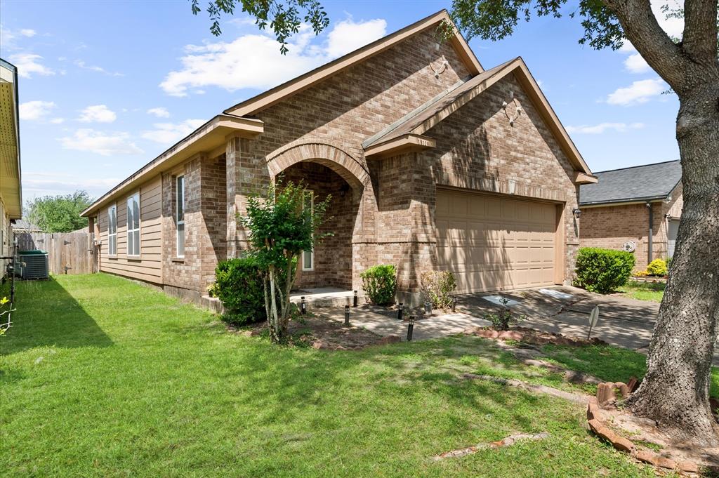 13126 Royal Bell Court, Houston, Texas image 4