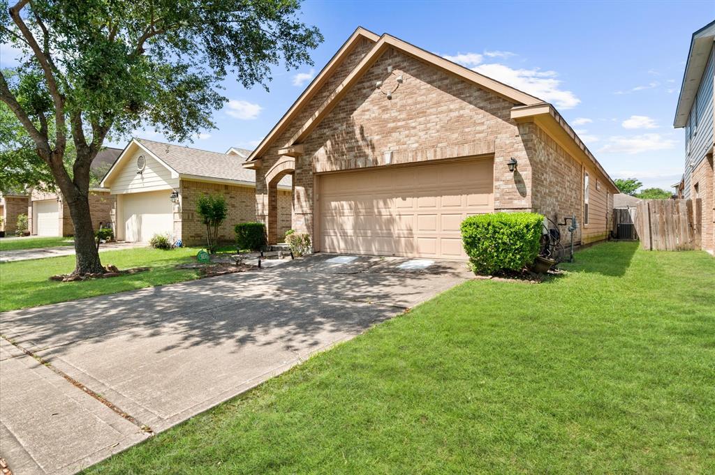 13126 Royal Bell Court, Houston, Texas image 3