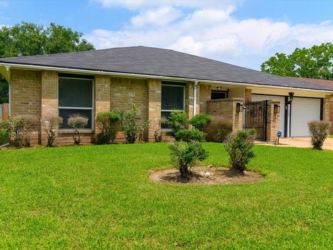 Single Family Residence in Missouri City TX 1122 Beechbend Drive.jpg