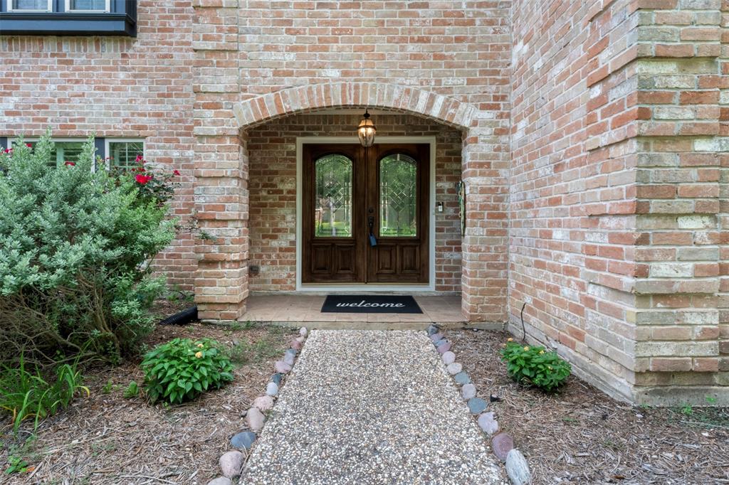 16611 Brenton Oaks Drive, Spring, Texas image 2