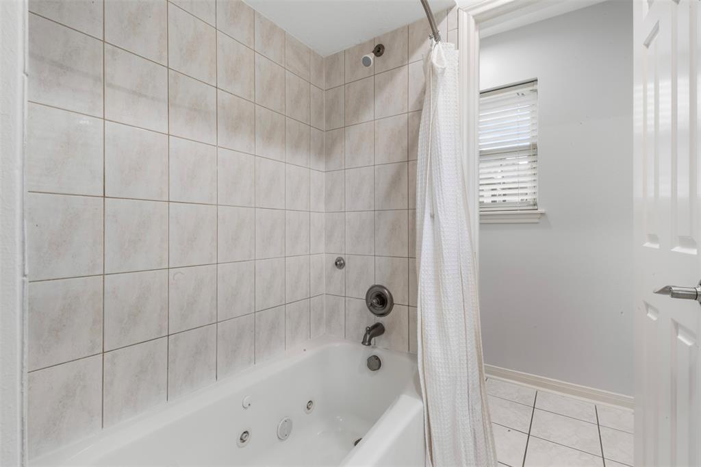 16611 Brenton Oaks Drive, Spring, Texas image 18