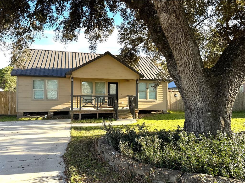 587 Stockton St, East Bernard, Texas image 1