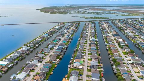 Photo of 91 Bayou Vista Drive, Hitchcock, TX 77563 (MLS # 53932813) Photo of 91 Bayou Vista Drive, Hitchcock, TX 77563 (MLS # 53932813)