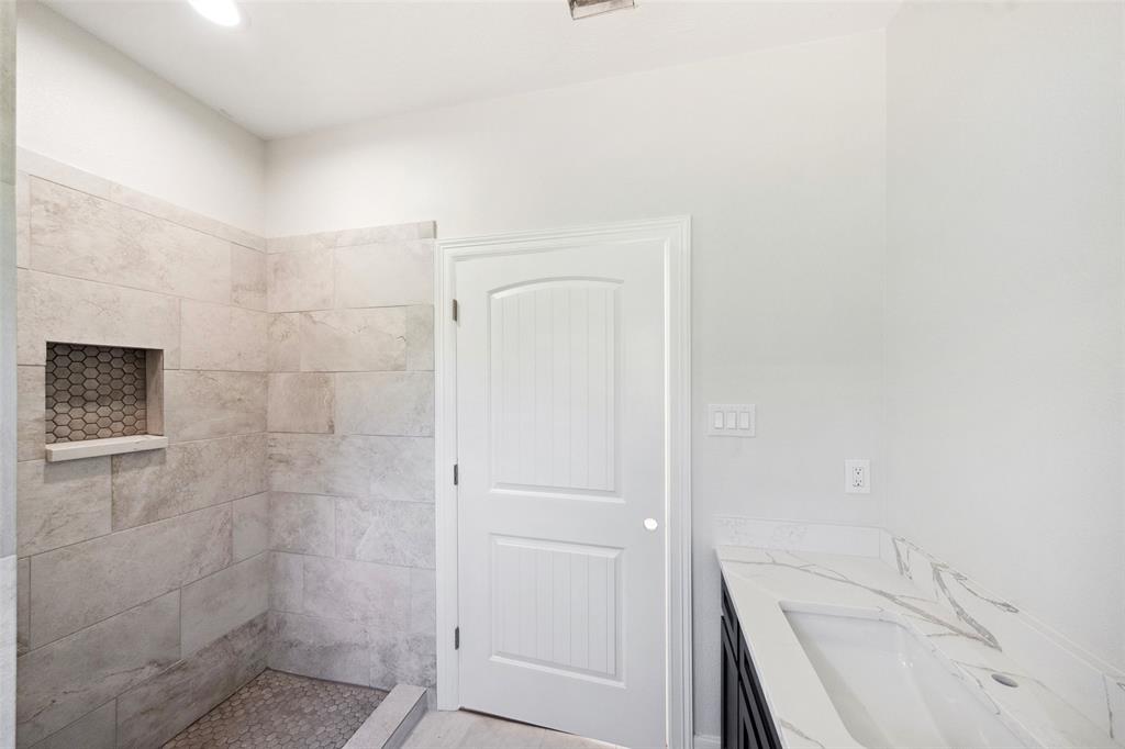 190 Faulkner Ave, Coldspring, Texas image 9
