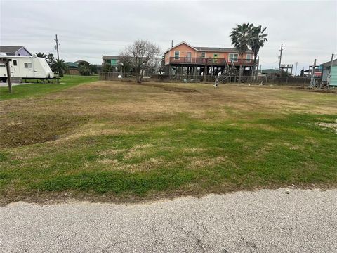 Photo of 1977 Ave E, Crystal Beach, TX 77650 (MLS # 78691855)