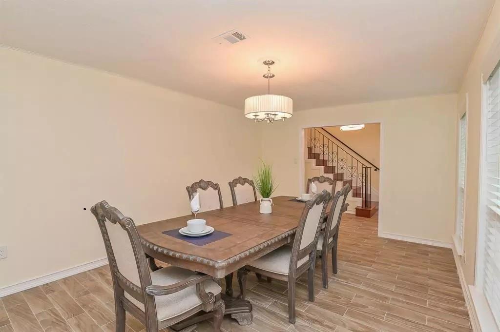 Photo 5 of 50 of 635 Langwood Drive house