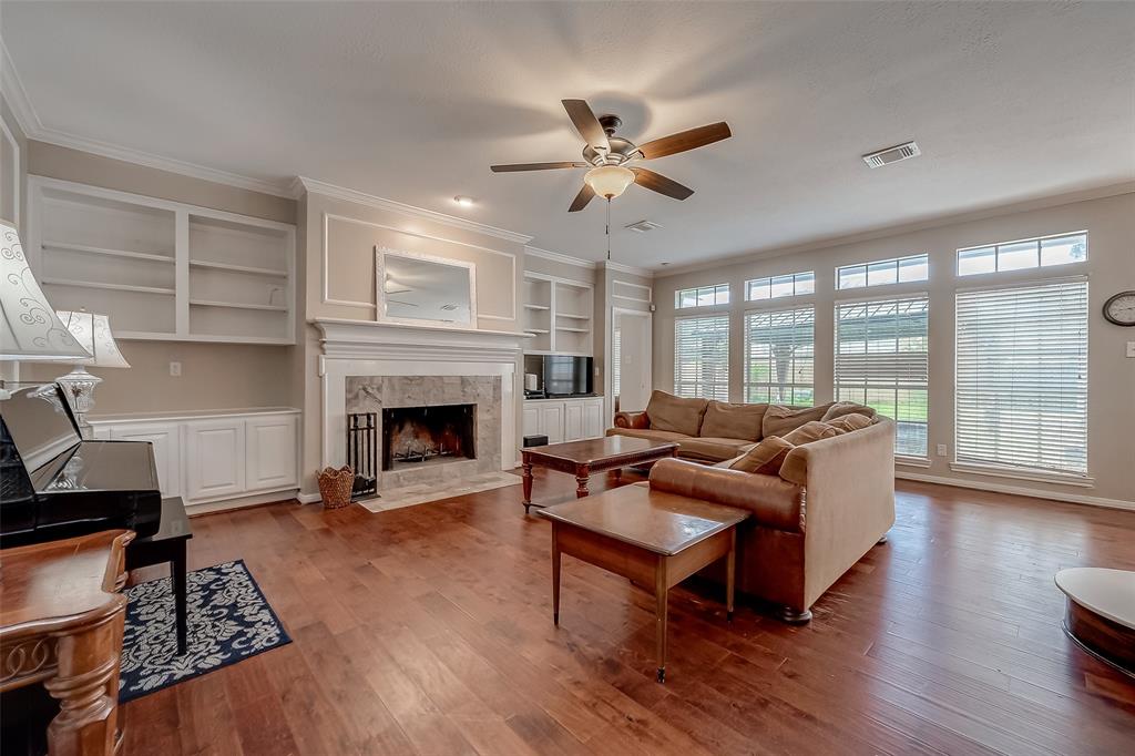 1507 Moon Shadow Court, Sugar Land, Texas image 10