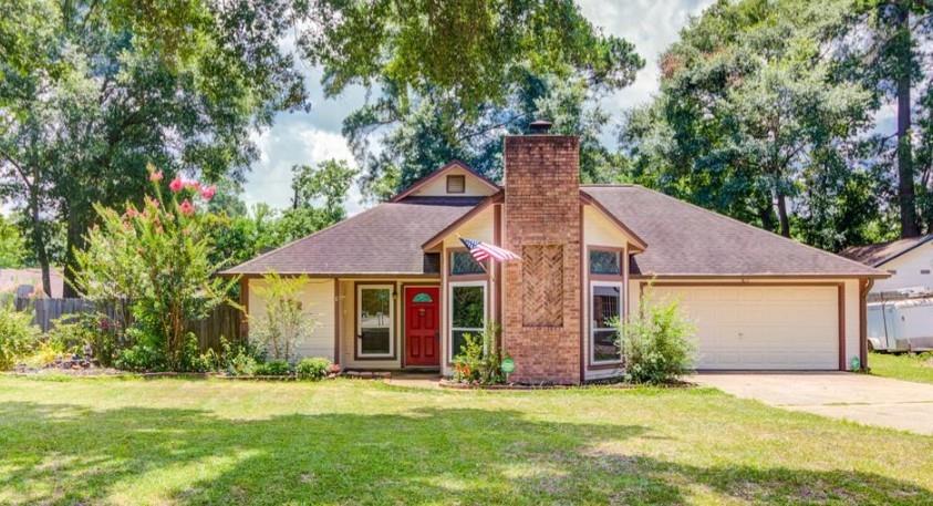 102 Tupelo Lane, Conroe, Texas image 1