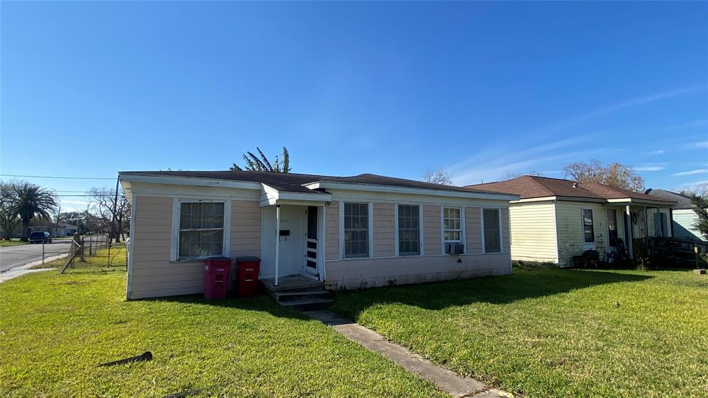 1203 W 6th Street, Freeport, Texas image 2