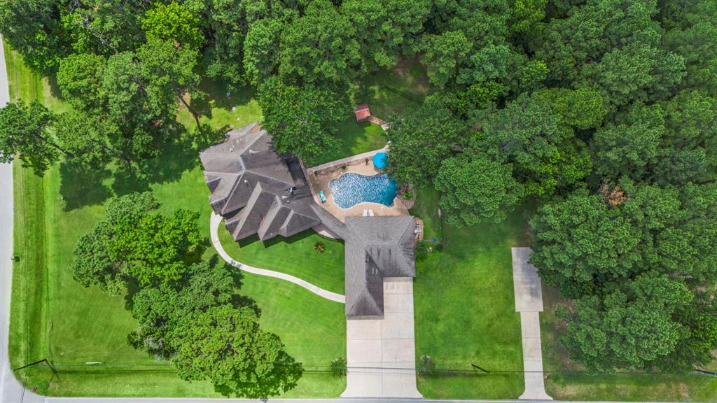 20302 Country Lake Drive