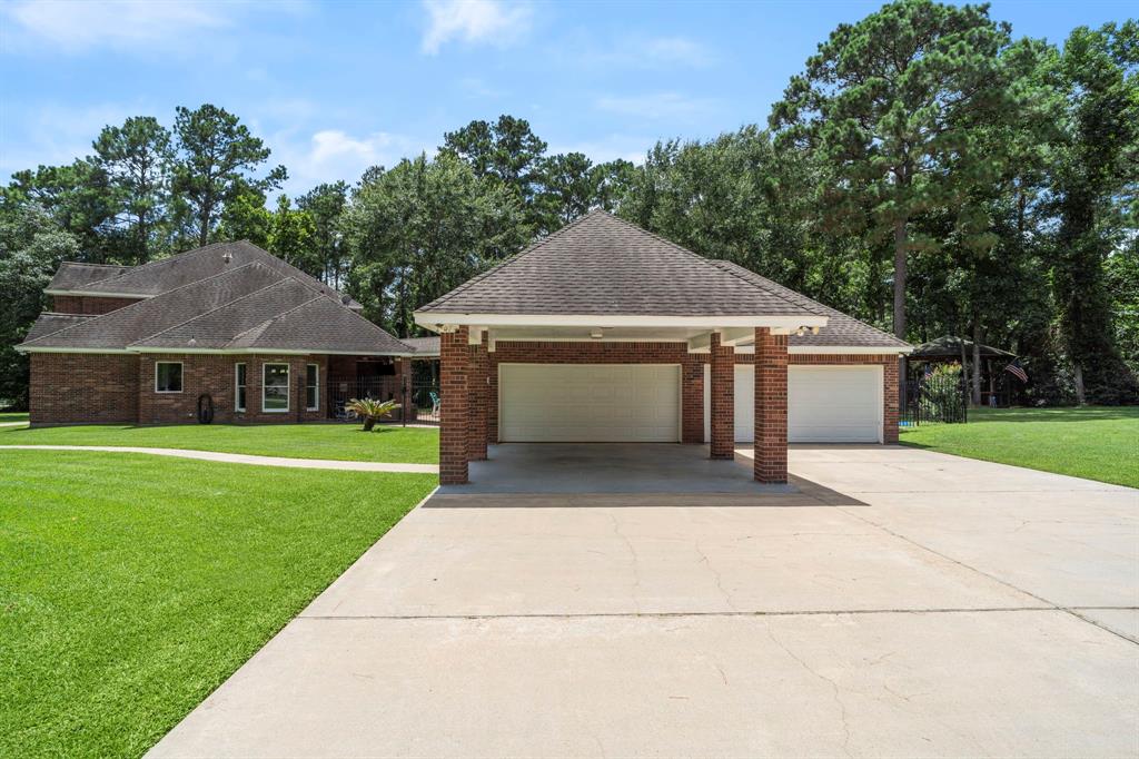 20302 Country Lake Drive