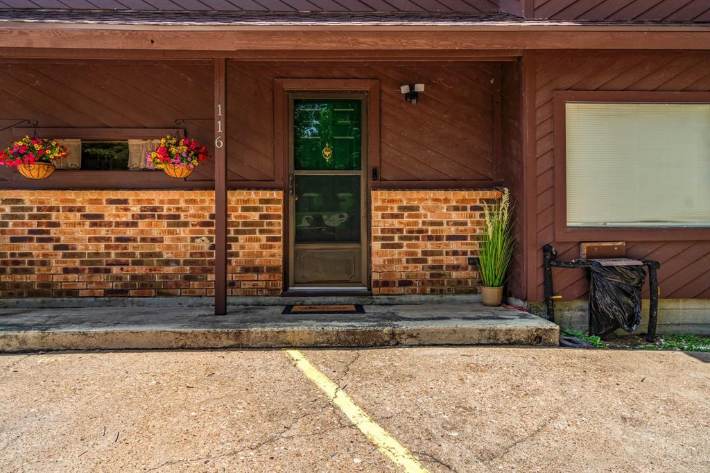 200 Fountain Lake W 116