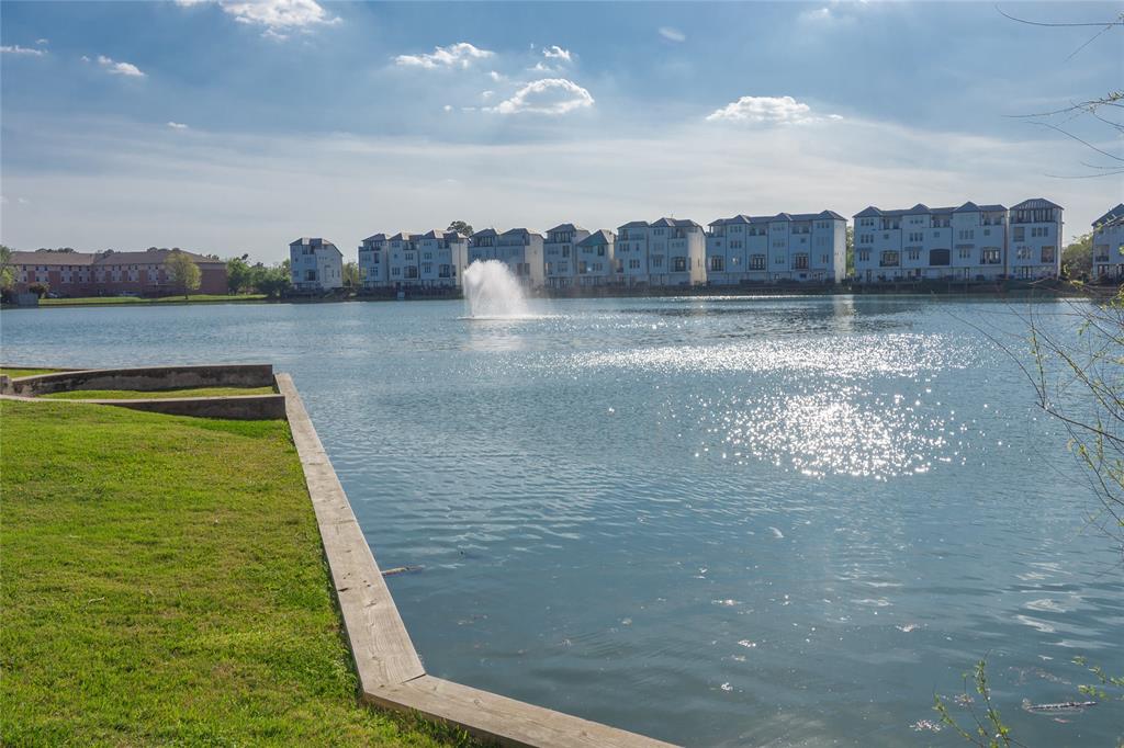 8817 Lakeshore Bend Drive, Houston, Texas image 34